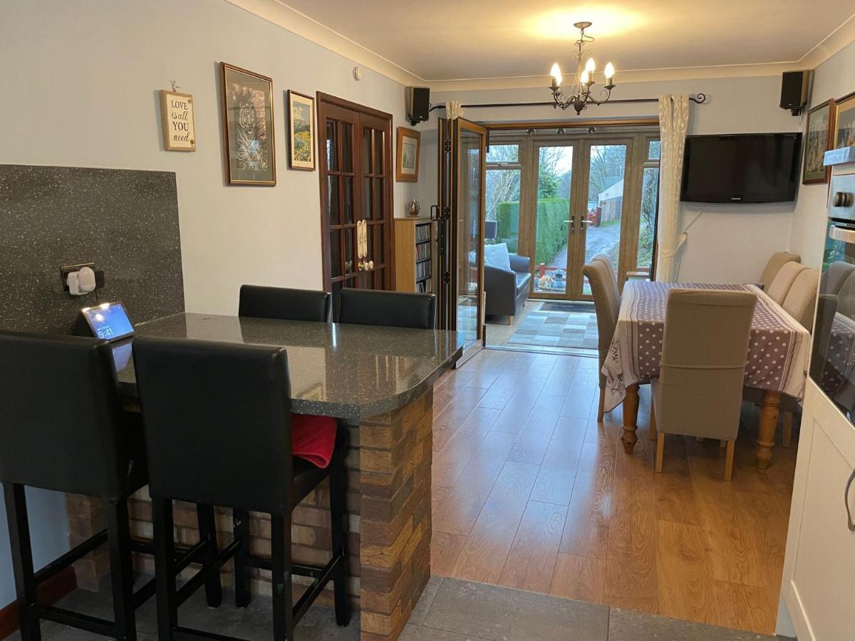 Dyffryn Taf - Spacious 3 Bedroom Bungalow Close To Amenities St Clears Exterior foto
